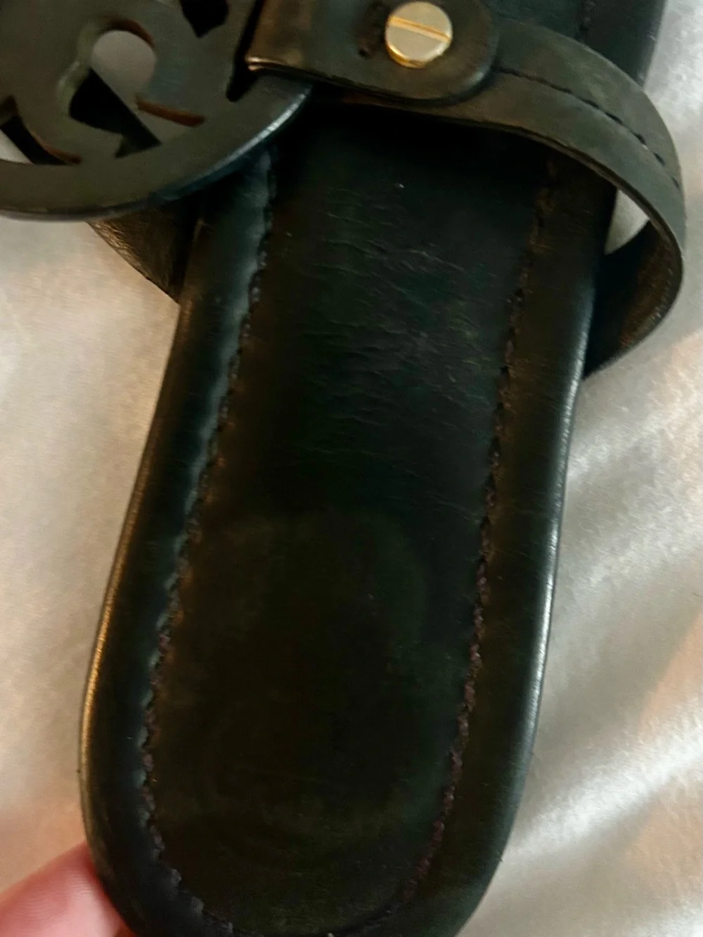 Authentic Tory Burch women's black leather thong sandal size 8